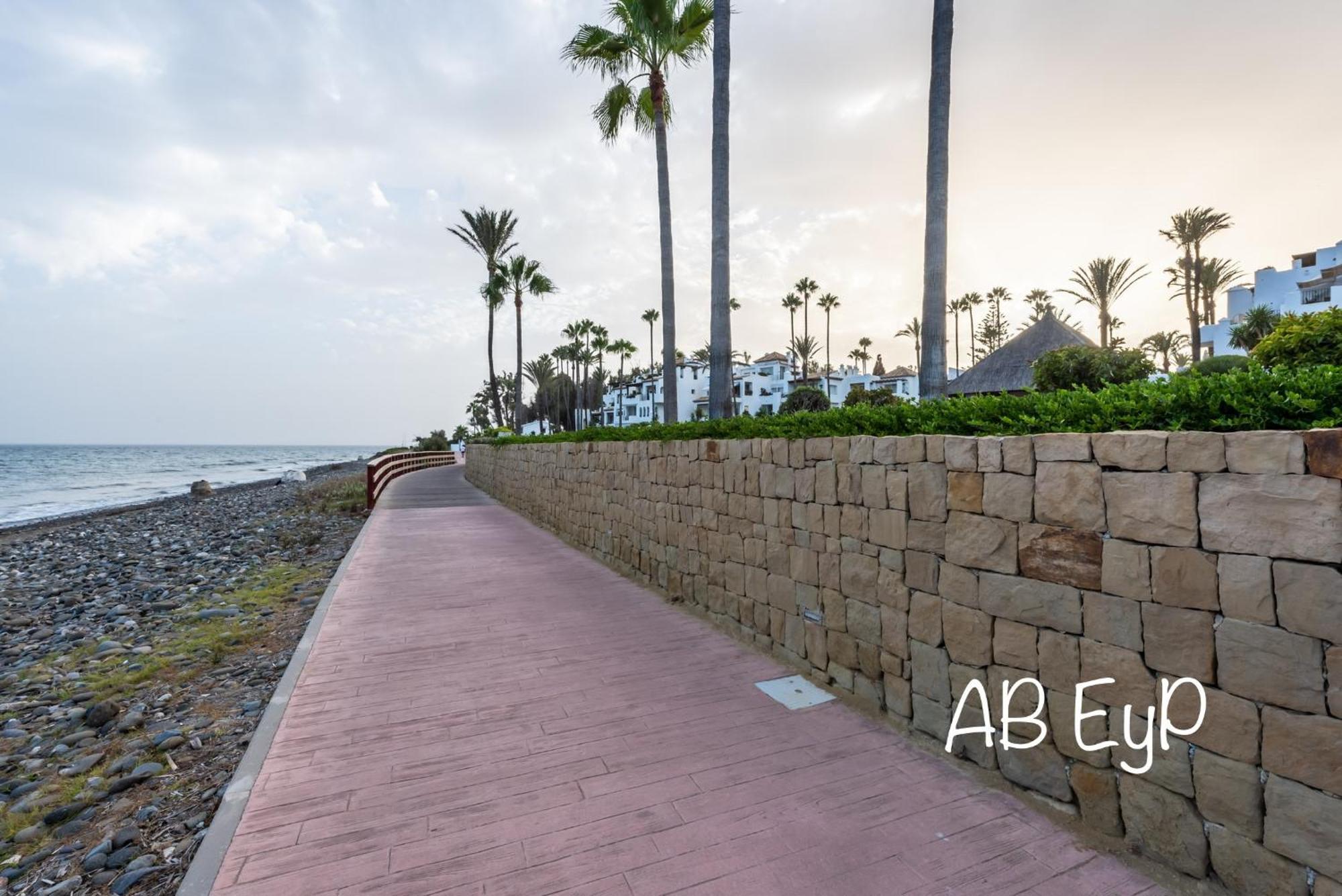 Alcazaba Beach Apartment Эстепона Экстерьер фото